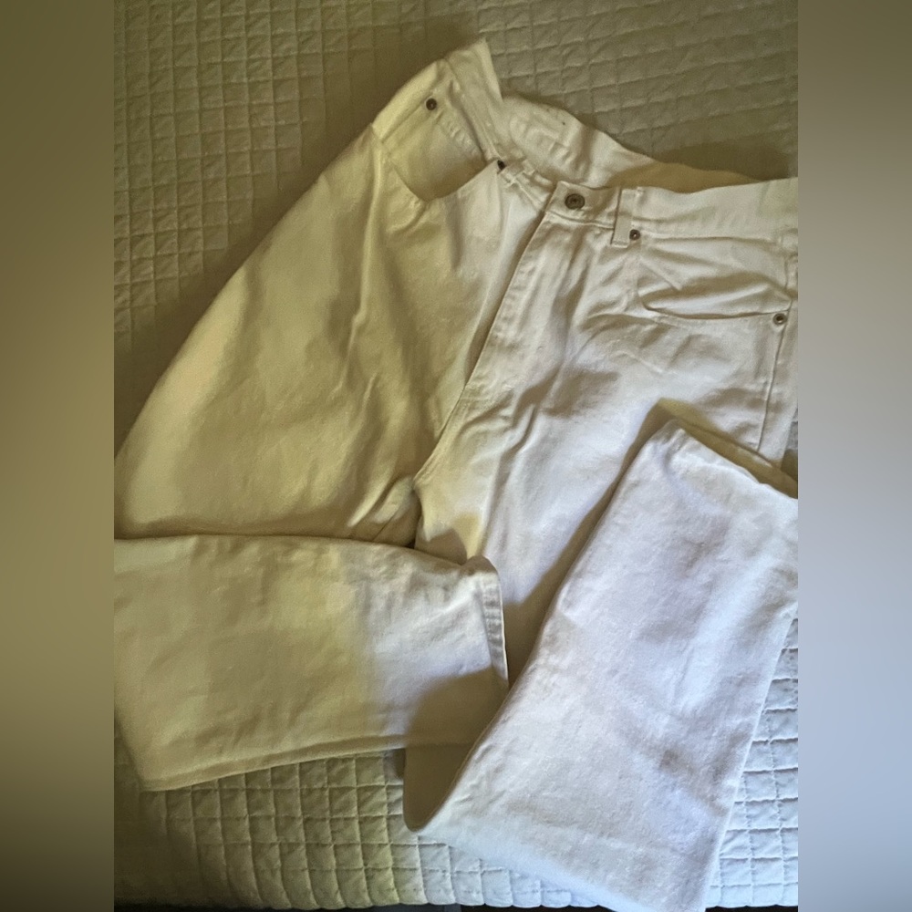 JORDACHE vintage high waisted jeans white color size 26/27  Great fit!